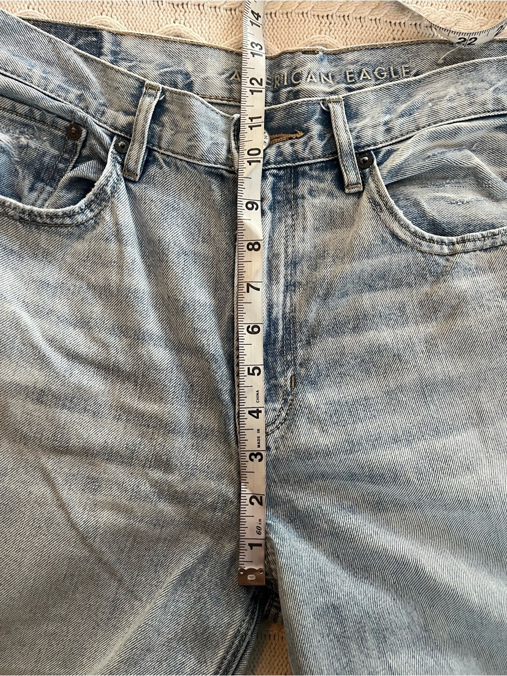American Eagle Outfitters Light Wash 90’s Boyfriend Jeans Women’s Size 8 - Picture 14 of 16